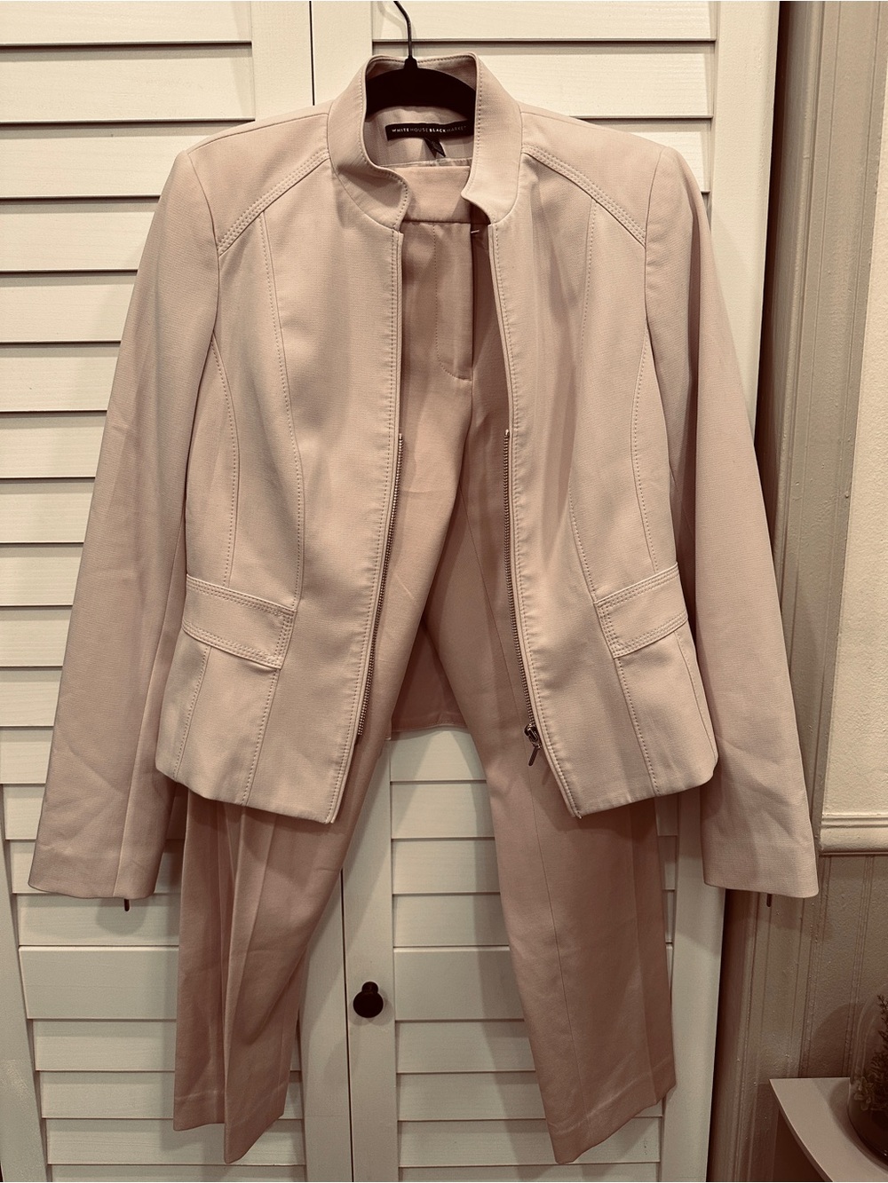 White House Black Market suit - Light pink jacket size 6 pants size 2